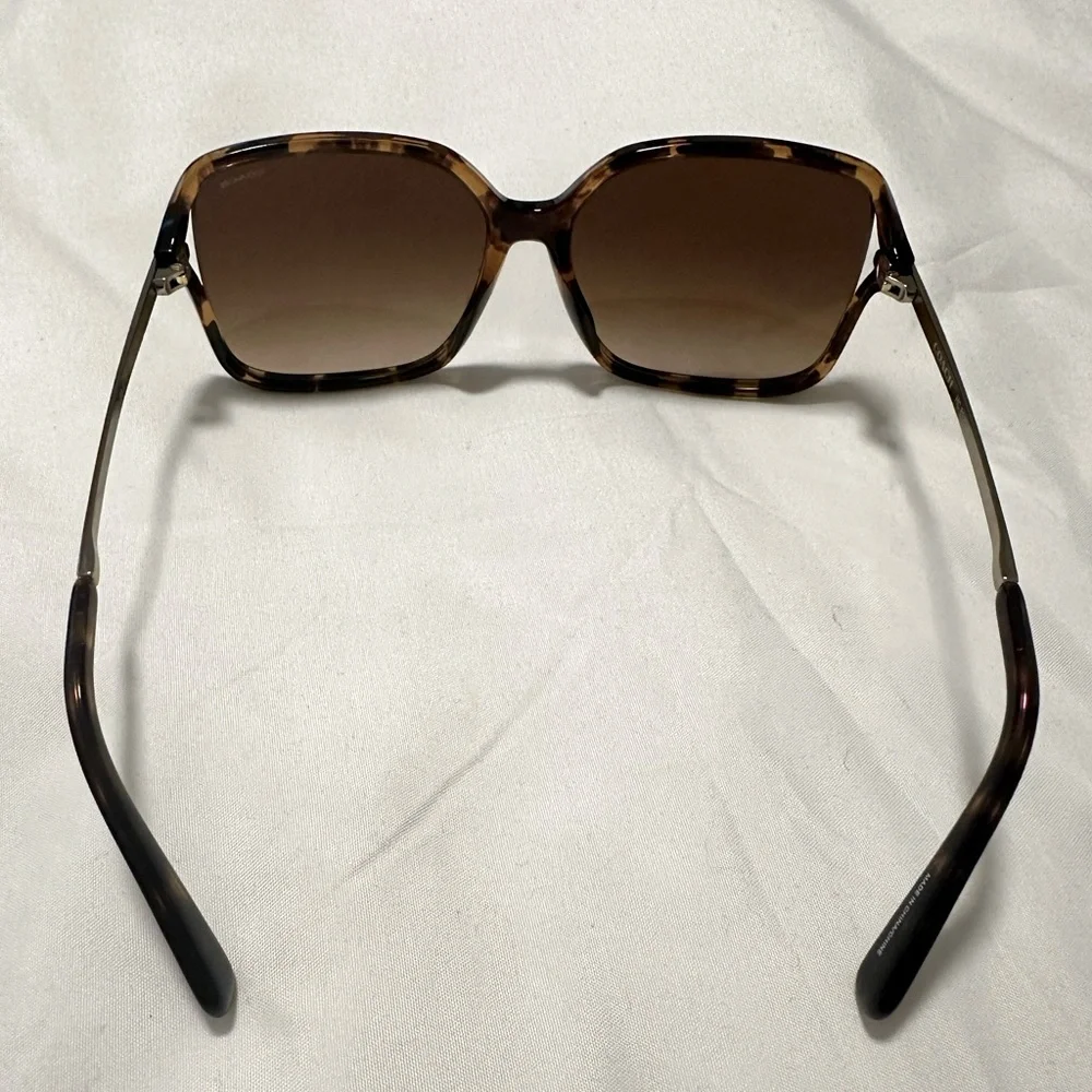 Coach Sunglasses 🕶️ Like New! - Picture 4 of 6